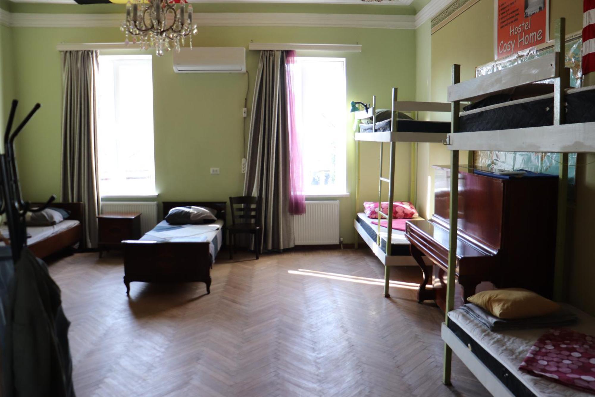 Picnic Hostel クタイシ エクステリア 写真